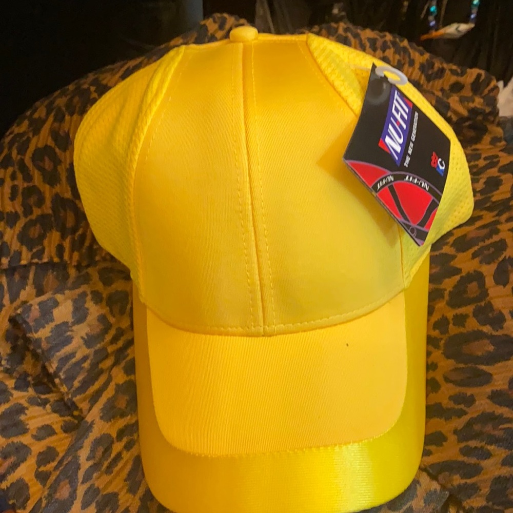 Nu-Fit Fitted Cap yellow